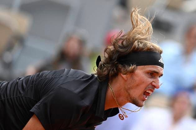 (230608) -- PARIS, June 8, 2023 -- Alexander Zverev competes during the men s singles quarterfinal match between Alexander Zverev of Germany and Tomas Martin Etcheverry of Argentina at the French Open tennis tournament at Roland Garros in Paris, France, on June 7, 2023. (Photo by Xinhua) (SP)FRANCE-PARIS-TENNIS-ROLAND GARROS-FRENCH OPEN-MEN S SINGLES JulienxMattia 