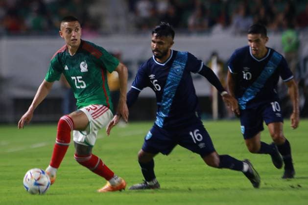 RECORD DATE NOT STATED Seleccion Mexico 2023 Mexico vs Guatemala (L-R), Roberto Alvarado of Mexico and Jose Morales of Guatemala during the game Mexico (Mexican national team, Nationalteam vs Guatemala, corresponding to the Friendly match, at El Kraken Stadium, on June 7, 2023. <br><br> (I-D), Roberto Alvarado de Mexico y Jose Morales de Guatemala durante el partido Mexico (Seleccion Mexicana) vs Guatemala, correspondiente al Partido Amistoso de preparacion, en el Estadio El Kraken, el 7 de junio de 2023. MAZATLAN SINALOA MEXICO Copyright: xCarlosxLopezx 20230607213306_SMN_23_AM_MEX_GUA_ALVARADO130