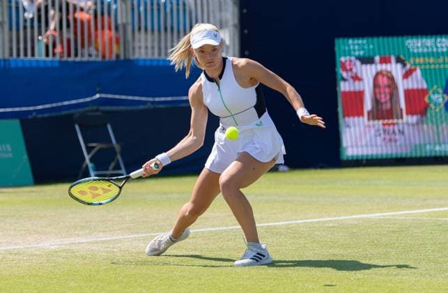 Katie Swan (GBR) playing Oceane Dodin (FRA) during round two of the W100 Surbiton Trophy on day 4 of the Surbiton Trophy at Surbiton Lawn Tennis Club, Surbiton, England on the 8th June 2023. Copyright: xAlanxStanfordx PMI-5583-0002