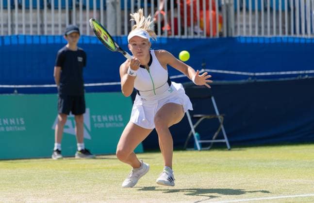 Katie Swan (GBR) playing Oceane Dodin (FRA) during round two of the W100 Surbiton Trophy on day 4 of the Surbiton Trophy at Surbiton Lawn Tennis Club, Surbiton, England on the 8th June 2023. Copyright: xAlanxStanfordx PMI-5583-0003