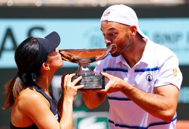 Bilder des Jahres 2023, Sport 06 Juni Bilder des Jahres 2023, Sport 06 Juni Sport Themen der Woche KW23 Sport Bilder des Tages Mandatory Credit: Photo by Javier Garcia Shutterstock (13949272h) Miyu Kato and Tim Puetz win the Mixed Doubles Final French Open Tennis, Day 12, Roland Garros, Paris, France - 08 June 2023 French Open Tennis, Day 12, Roland Garros, Paris, France - 08 June 2023  Copyright: xJavierxGarcia Shutterstockx 13949272h