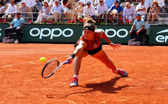Mandatory Credit: Photo by Javier Garcia Shutterstock (13949272ac) Karolina Muchova in semi final action French Open Tennis, Day 12, Roland Garros, Paris, France - 08 June 2023 French Open Tennis, Day 12, Roland Garros, Paris, France - 08 June 2023  Copyright: xJavierxGarcia Shutterstockx 13949272ac