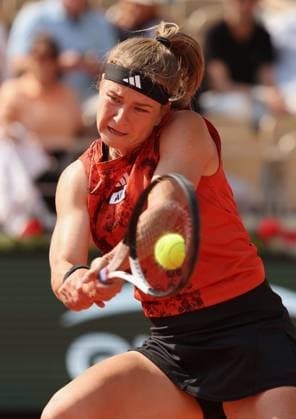 Karolina Muchova of the Czech Republic plays against Aryna Sabalenka of Belarus at the Roland Garros French Tennis Open in Paris, France, on Thursday, June 8, 2023. Muchova won 7-6, 6-7, 7-5 and qualified for the final.  PAR20230608116 MAYAxVIDON-WHITE