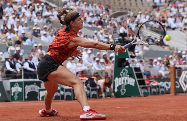 Karolina Muchova of the Czech Republic plays against Aryna Sabalenka of Bielorusia at the Roland Garros French Tennis Open in Paris, France, on Thursday, June 8, 2023. Muchova won 7-6, 6-7, 7-5 and qualified for the final.  PAR20230608120 MAYAxVIDON-WHITE