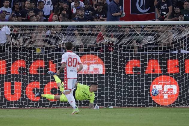 Foto Tocco Alessandro LaPresse 8 Giugno 2023 Cagliari, Italia - Cagliari vs Bari - Campionato di Calcio Serie BKT 2022 2023 - Stadio Unipol Domus. Nella foto:Lapadula (Cagliari Calcio); gol 1-0 June 8, 2023 Cagliari, Italy - soccer - Cagliari vs Bari - Italian Football Championship League BKT 2022 2023 - Unipol Domus Stadium. In the pic:Lapadula (Cagliari Calcio); goal 1-0  Copyright: xAlessandroxTocco LaPressex