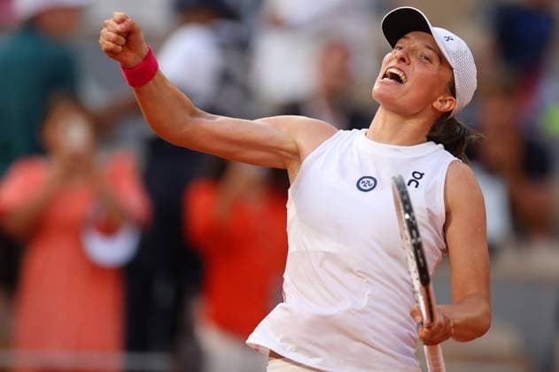Mandatory Credit: Photo by Ella Ling Shutterstock (13949274cs) Iga Swiatek of Poland celebrates French Open Tennis, Day 12, Roland Garros, Paris, France - 08 June 2023 French Open Tennis, Day 12, Roland Garros, Paris, France - 08 June 2023  Copyright: xEllaxLing Shutterstockx 13949274cs