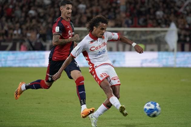 Foto Tocco Alessandro LaPresse 8 Giugno 2023 Cagliari, Italia - Cagliari vs Bari - Campionato di Calcio Serie BKT 2022 2023 - Stadio Unipol Domus. Nella foto:Mehdi Dorval(SSC Bari) June 8, 2023 Cagliari, Italy - soccer - Cagliari vs Bari - Italian Football Championship League BKT 2022 2023 - Unipol Domus Stadium. In the pic:Mehdi Dorval(SSC Bari)  Copyright: xAlessandroxTocco LaPressex
