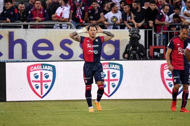 Gianluca Lapadula of Cagliari Calcio, Esultanza, Joy After scoring goal, during Final - Cagliari vs Bari, Italian soccer Serie B match in Cagliari, Italy, June 08 2023  Copyright: xLuigixCanu LiveMediax xipa-agencx xLivexMediax 0 IPA_IPA38504305
