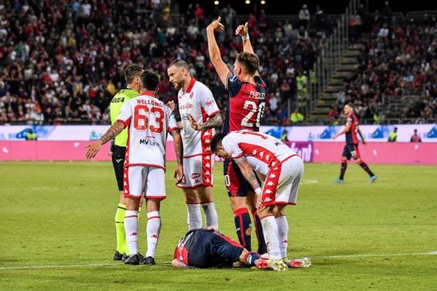 Nahitan Nandez of Cagliari Calcio, Infortunio during Final - Cagliari vs Bari, Italian soccer Serie B match in Cagliari, Italy, June 08 2023  Copyright: xLuigixCanu LiveMediax xipa-agencx xLivexMediax 0 IPA_IPA38505282