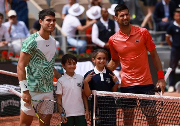(230609) -- PARIS, June 9, 2023 -- Novak Djokovic (R) of Serbia and Carlos Alcaraz of Spain pose prior to the men s singles semifinals between Novak Djokovic of Serbia and Carlos Alcaraz of Spain at the French Open tennis tournament at Roland Garros in Paris, France, June 9, 2023. ) (SP)FRANCE-PARIS-TENNIS-ROLAND GARROS-FRENCH OPEN-MEN S SINGLES GaoxJing 