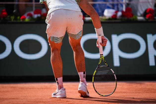 French Open, Roland Garros: Carlos Alcaraz Garfia - Novak Djokovic Paris, Frankrike 20230609. Carlos Alcaraz Garfia med utfordringer under semifinalen i tennis mellom Carlos Alcaraz Garfia fra Spania og Novak Djokovic fra Serbia under Roland-Garros-turneringen i Paris. Foto: Beate Oma Dahle NTB Paris Frankrike EDITORIAL USE ONLY. RESTRICTED USE FOR BETTING COMPANIES Ref:_SPO_BNC0259401271st.jpg  Copyright: xBeatexOmaxDahlex xNTBx