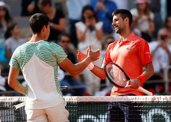 Carlos Alcaraz congratulates the winner Novak Djokovic, emotion, mens singles, semifinals Copyright: xJuergenxHasenkopfx