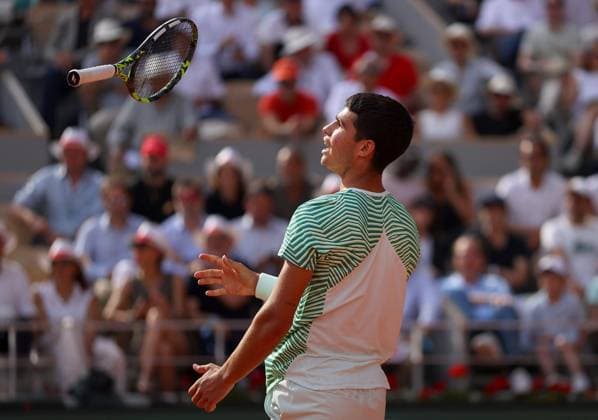 Mandatory Credit: Photo by Ella Ling Shutterstock (13949275ba) Carlos Alcaraz of Spain spins his racquet in the air French Open Tennis, Day 13, Roland Garros, Paris, France - 09 June 2023 French Open Tennis, Day 13, Roland Garros, Paris, France - 09 June 2023  Copyright: xEllaxLing Shutterstockx 13949275ba