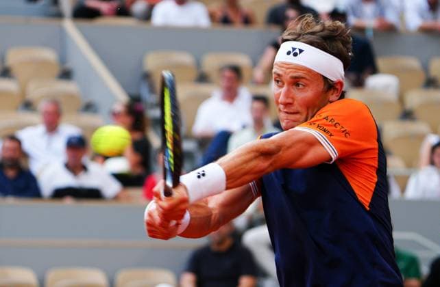 Mandatory Credit: Photo by Javier Garcia Shutterstock (13949278aq) Casper Ruud in semi final action French Open Tennis, Day 13, Roland Garros, Paris, France - 09 June 2023 French Open Tennis, Day 13, Roland Garros, Paris, France - 09 June 2023  Copyright: xJavierxGarcia Shutterstockx 13949278aq