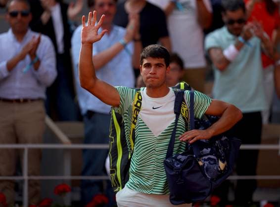 Mandatory Credit: Photo by Ella Ling Shutterstock (13949275bp) Carlos Alcaraz of Spain thanks the crowd French Open Tennis, Day 13, Roland Garros, Paris, France - 09 June 2023 French Open Tennis, Day 13, Roland Garros, Paris, France - 09 June 2023  Copyright: xEllaxLing Shutterstockx 13949275bp