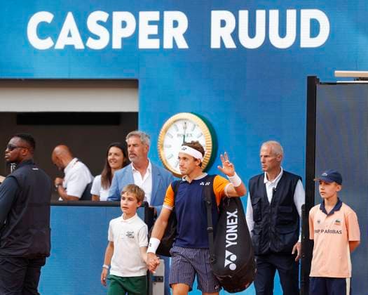 Casper Ruud enters the court Philippe Chatrier, semifinals, mens singles Copyright: xJuergenxHasenkopfx