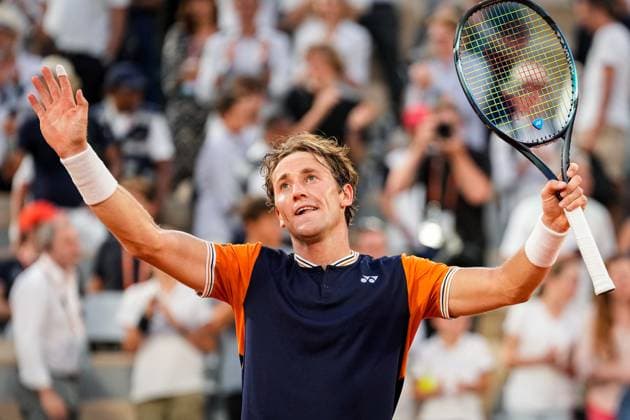 French Open, Roland Garros: Casper Ruud - Alexander Zverev Paris, Frankrike 20230609. Casper Ruud i aksjon mot Alexander Zverev fra Tyskland i semifinalen i tennis under Roland-Garros-turneringen i Paris. Foto: Beate Oma Dahle NTB Paris Frankrike EDITORIAL USE ONLY. RESTRICTED USE FOR BETTING COMPANIES Ref:_SPO_BNCXqa7kojNz1Q.jpg  Copyright: xBeatexOmaxDahlex xNTBx