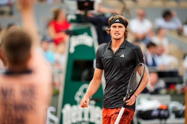 French Open, Roland Garros: Casper Ruud - Alexander Zverev Paris, Frankrike 20230609. Alexander Zverev fra Tyskland i aksjon i semifinalen i tennis mot Casper Ruud under Roland-Garros-turneringen i Paris. Foto: Beate Oma Dahle NTB Paris Frankrike EDITORIAL USE ONLY. RESTRICTED USE FOR BETTING COMPANIES Ref:_SPO_BNC0259415806st.jpg  Copyright: xBeatexOmaxDahlex xNTBx