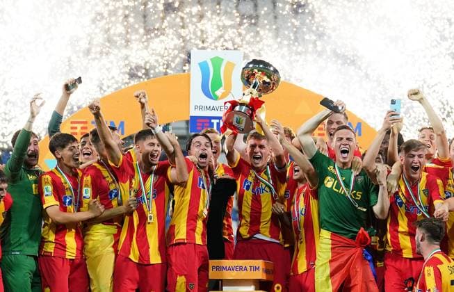 Football, Italy, Campionato Primavera 1, US Lecce II celebrate the championship