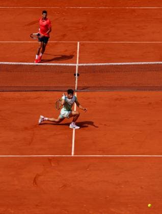Mandatory Credit: Photo by Javier Garcia Shutterstock (13949278ec) Novak Djokovic plays Carlos Alcaraz in the semi final French Open Tennis, Day 13, Roland Garros, Paris, France - 09 June 2023 French Open Tennis, Day 13, Roland Garros, Paris, France - 09 June 2023  Copyright: xJavierxGarcia Shutterstockx 13949278ec