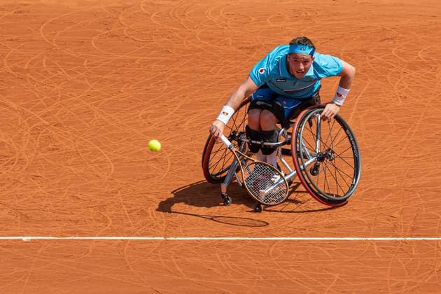 Men s Wheelchair Singles Final At Roland Garros - Day 14 Alfie Hewett serves against Tokito Oda on the final at Roland Garros Grand Slam Tournament - Day 14 on June 10, 2023 in Paris, France. Paris France  Copyright: xRobertxSzaniszlox originalFilename:szaniszlo-notitle230610_nplcg.jpg