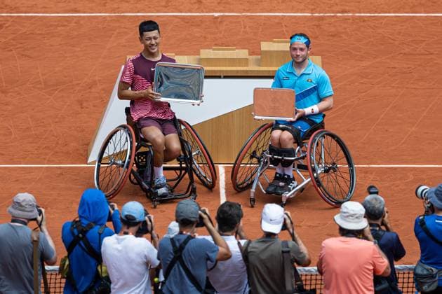 Men s Wheelchair Singles Final At Roland Garros - Day 14 Tokito Oda and Alfie Hewett with the trophy after the Men s Wheelchair Singles final at Roland Garros Grand Slam Tournament - Day 14 on June 10, 2023 in Paris, France. Paris France  Copyright: xRobertxSzaniszlox originalFilename:szaniszlo-notitle230610_npMFV.jpg