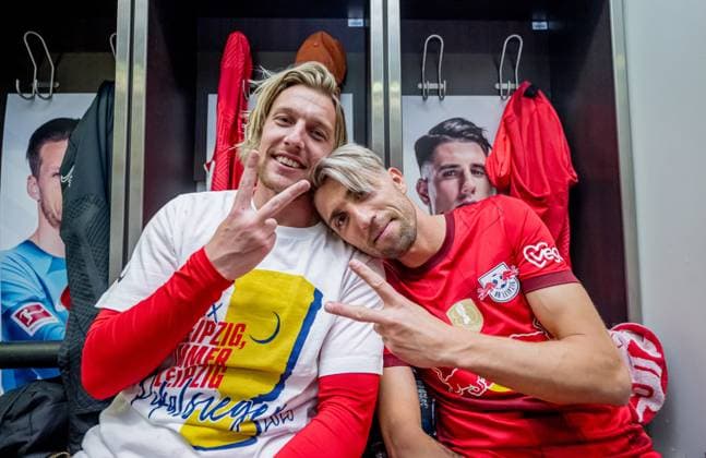 Leipzigs Emil Forsberg and Kevin Kampl cheer in the dressing room after the match DFB Pokalfinale 2023 Eintracht Frankfurt RB Leipzig 0 2 3 June 2023 Olympiastadion, Berlin SG Eintracht Frankfurt RB Leipzig 0 2