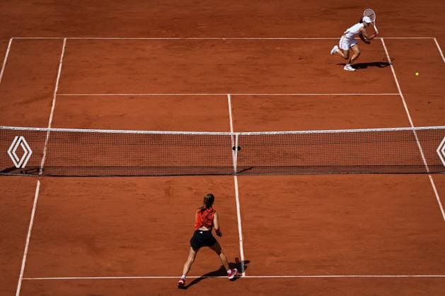 French Open, Roland Garros: Iga Swiatek - Karolina Muchova Paris, Frankrike 20230610. Under finalen i tennis i Roland-Garros-turneringen mellom Iga Swiatek fra Polen og Karolina Muchova fra Tjekkia. Foto: Beate Oma Dahle NTB Paris Frankrike EDITORIAL USE ONLY. RESTRICTED USE FOR BETTING COMPANIES Ref:_SPO2iNW8Yc690k.jpg  Copyright: xBeatexOmaxDahlex xNTBx