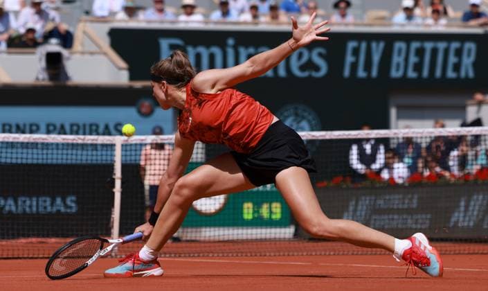 (230610) -- PARIS, June 10, 2023 -- Karolina Muchova of the Czech Republic hits a return during the women s singles final against Iga Swiatek of Poland at the French Open tennis tournament at Roland Garros in Paris, France, June 10, 2023. ) (SP)FRANCE-PARIS-TENNIS-ROLAND GARROS-FRENCH OPEN-WOMEN S SINGLES-FINAL GaoxJing 
