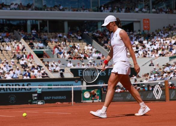 (230610) -- PARIS, June 10, 2023 -- Iga Swiatek of Poland competes during the women s singles final against Karolina Muchova of the Czech Republic at the French Open tennis tournament at Roland Garros in Paris, France, June 10, 2023. ) (SP)FRANCE-PARIS-TENNIS-ROLAND GARROS-FRENCH OPEN-WOMEN S SINGLES-FINAL GaoxJing 