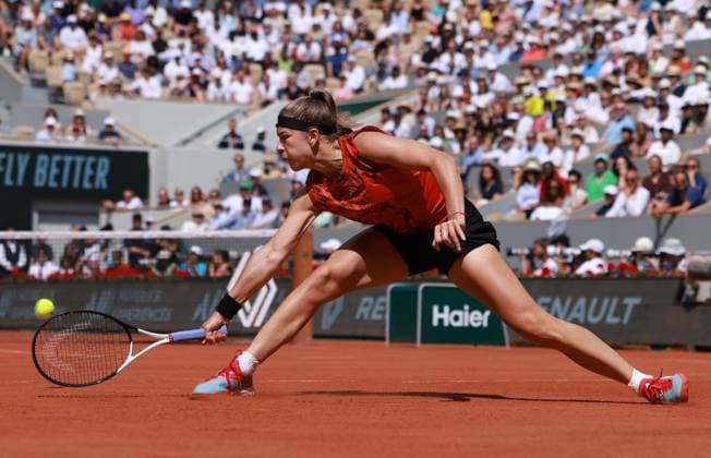 (230610) -- PARIS, June 10, 2023 -- Karolina Muchova of the Czech Republic hits a return during the women s singles final against Iga Swiatek of Poland at the French Open tennis tournament at Roland Garros in Paris, France, June 10, 2023. ) (SP)FRANCE-PARIS-TENNIS-ROLAND GARROS-FRENCH OPEN-WOMEN S SINGLES-FINAL GaoxJing 