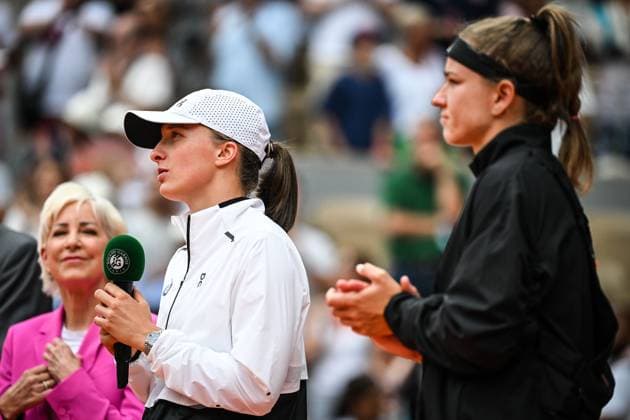 June 10, 2023, Paris, France, France: Iga SWIATEK of Poland and Karolina MUCHOVA of Czech Republic during the fourteenth day of Roland-Garros 2023, French Open 2023, Grand Slam tennis tournament at the Roland-Garros Stadium on June 10, 2023 in Paris, France. Paris France - ZUMAm308 20230610_zsp_m308_019 Copyright: xMatthieuxMirvillex