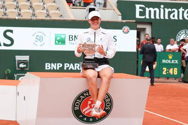 Roland Garros 2023 - Iga Swiatek Of Poland Poses With Her Winners Trophy - Day 14 Nb Iga Swiatek of Poland poses with her winners trophy after victory against Karolina Muchova of Czech Republic during French Open Roland Garros 2023 on Juin 10, 2023 in Paris, France. Photo by Nasser Berzane ABACAPRESS.COM Paris France  Copyright: xBerzanexNasser ABACAx 856510_030 BerzanexNasser ABACAx 0259452825st