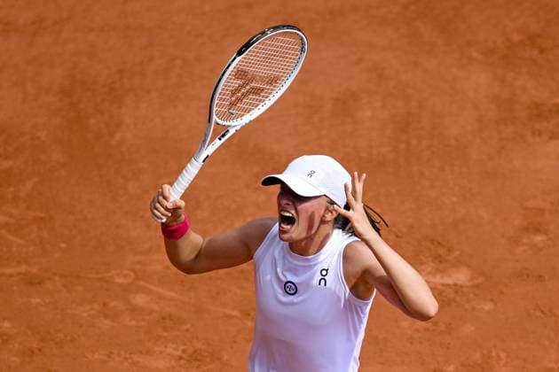 Iga Swiatek (Pol) TENNIS : Roland Garros 2023 - Finale Dames - Paris - 10 06 2023 JBAutissier Panoramic 