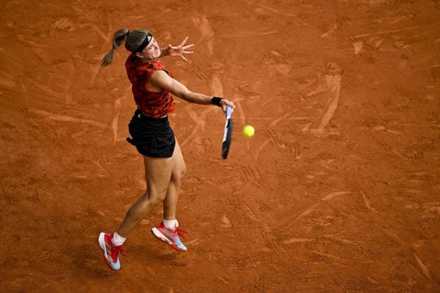Karolina Muchova (Cze) TENNIS : Roland Garros 2023 - Finale Dames - Paris - 10 06 2023 JBAutissier Panoramic 