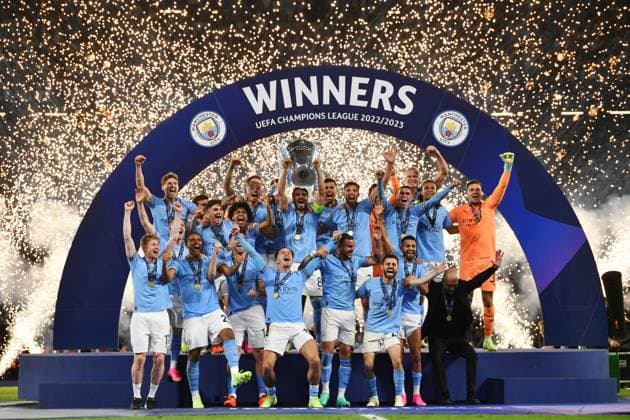 Bilder des Jahres 2023, Sport 06 Juni Sport Themen der Woche KW23 Sport Bilder des Tages Foto Massimo Paolone LaPresse 10 Giugno 2023 - Istanbul, Turchia - calcio - Manchester City vs Inter - UEFA Champions League 2022 2023 - Finale - Stadio Olimpico Ataturk. Nella foto: i giocatori del Manchester City festeggiano per la vittoria della Champions League 2022 2023 June 10, 2023 Istanbul, Turkey - sport, soccer - Manchester City vs Inter - UEFA Champions League 2022 2023 - Final - Ataturk Olympic Stadium. In the pic: Manchester City players celebrate for winning the 2022 2023 Champions League  Copyright: xMassimoxPaolone LaPressex