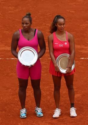Mandatory Credit: Photo by Ella Ling Shutterstock (13949291i) Taylor Townsend of USA and Leyla Fernandez of Canada stand together with the runners up trophy French Open Tennis, Day 15, Roland Garros, Paris, France - 11 June 2023 French Open Tennis, Day 15, Roland Garros, Paris, France - 11 June 2023  Copyright: xEllaxLing Shutterstockx 13949291i
