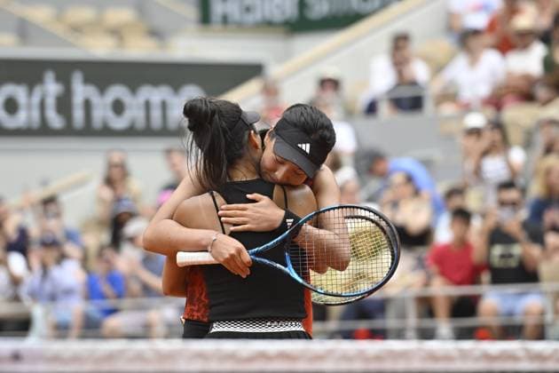 Tennis : Roland Garros 2023 - France - Wang Xinyu Su wei Hsieh gagnent le double dames Tennis : Roland Garros 2023 - France - 11 06 23 ChrysleneCaillaud Panoramic 
