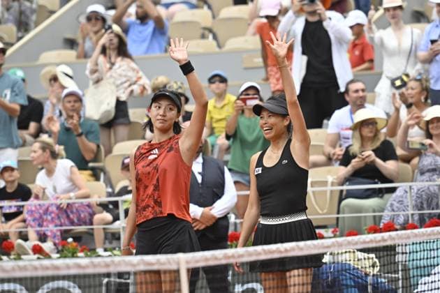 Tennis : Roland Garros 2023 - France - Wang Xinyu Su wei Hsieh gagnent le double dames Tennis : Roland Garros 2023 - France - 11 06 23 ChrysleneCaillaud Panoramic 