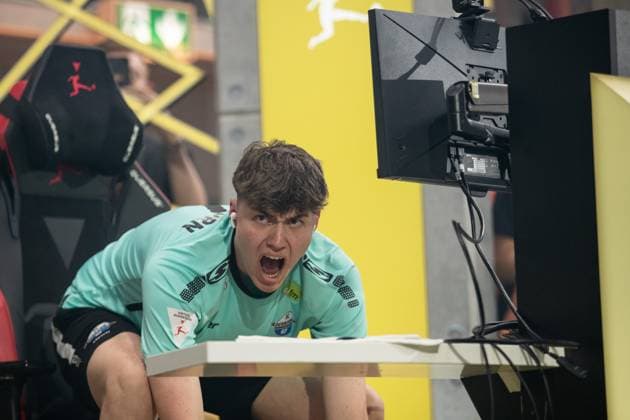 Grand Final of the Virtual Bundesliga 2023 Jonas Wirth Jonny, SC Paderborn 07 cheers after comeback against Umut Gueltekin RBLZ Umut, RB Leipzig Grand Final of the Virtual Bundesliga 2023, Koeln, Strassenkickerbase, 10 06 2023 Copyright: xBEAUTIFULxSPORTS Buriakovx