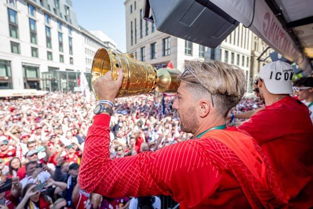 The team of RB Leipzig drives with a motorcade from the new city hall of the city to the festival meadow, here Kevin Kampl motorcade RB Leipzig after the DFB Cup Final 2023 against Eintracht Frankfurt 4 June 2023 Leipzig Saxony motorcade RB Leipzig Cup Final 2023