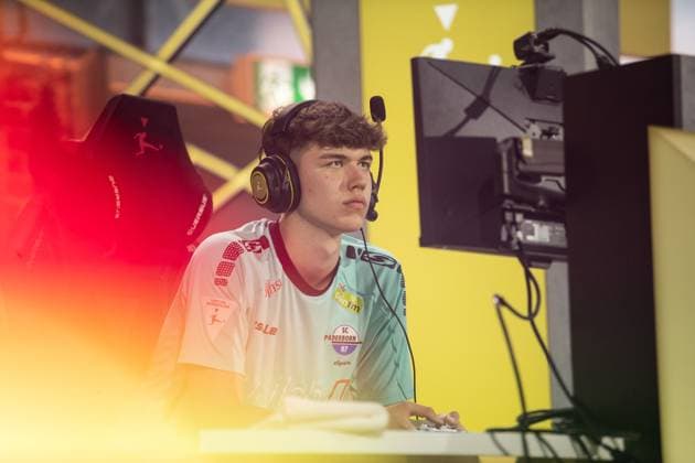 Grand Final of the Virtual Bundesliga 2023 Jonas Wirth Jonny, SC Paderborn 07 Grand Final of the Virtual Bundesliga 2023, Koeln, Strassenkickerbase, 10 06 2023 Copyright: xBEAUTIFULxSPORTS Buriakovx