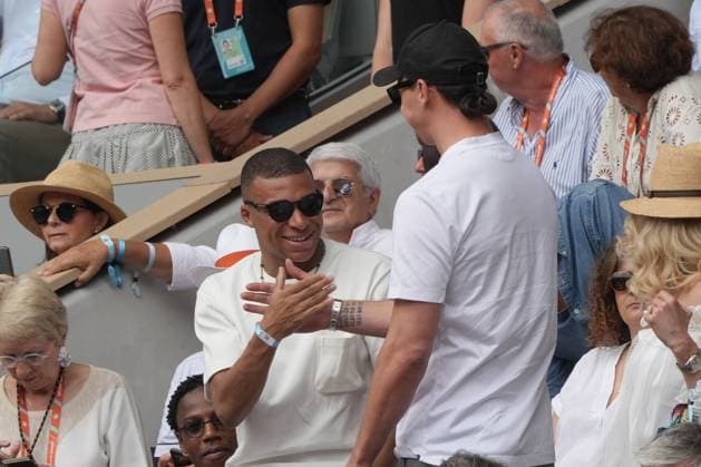 Internationaux de tennis de Roland Garros 2023. Tribunes 2023 French Open Tennis Tournament. Day fifteen at Roland Garros in Paris. Mens final. 293313 2023-06-11 Mbappe, Kylian ( M Bappe ); Ibrahimovic, Zlatan  Copyright: xSergexArnalx xStarfacex 0259477524st