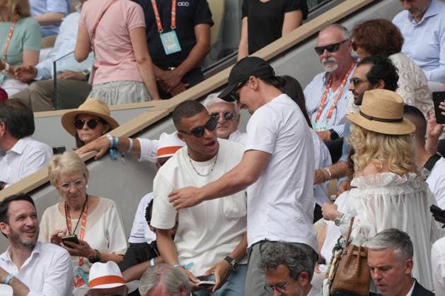 Internationaux de tennis de Roland Garros 2023. Tribunes 2023 French Open Tennis Tournament. Day fifteen at Roland Garros in Paris. Mens final. 293313 2023-06-11 Mbappe, Kylian ( M Bappe ); Ibrahimovic, Zlatan  Copyright: xSergexArnalx xStarfacex 0259477540st