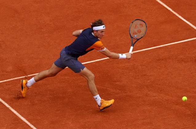 Mandatory Credit: Photo by Ella Ling Shutterstock (13949291aj) Casper Ruud of Norway in action French Open Tennis, Day 15, Roland Garros, Paris, France - 11 June 2023 French Open Tennis, Day 15, Roland Garros, Paris, France - 11 June 2023  Copyright: xEllaxLing Shutterstockx 13949291aj