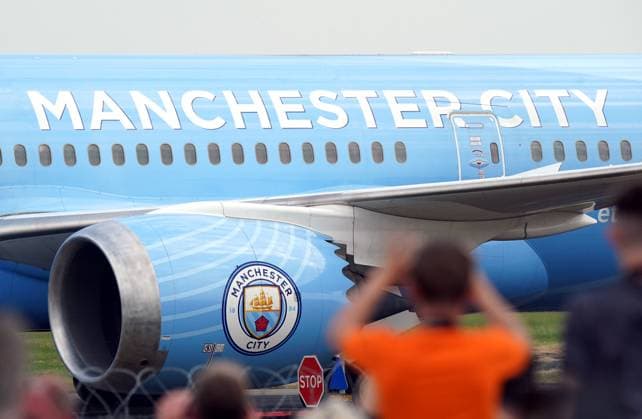Football, CL, Manchester City, Arrival at Manchester Airport