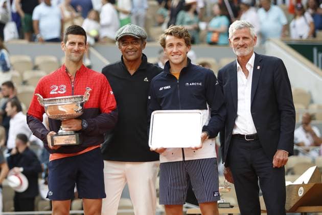 Novak Djokovic Vs Casper Ruud - Finale Simple Messieurs - Yannick Noah TENNIS : Roland-Garros 2023 - Paris - 11 06 2023 MichaelBaucher Panoramic 
