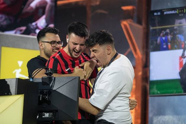 Grand Final of the Virtual Bundesliga 2023 Antonio Radelja AntonioRadelja, Eintracht Franfurt cheers Grand Final of the Virtual Bundesliga 2023, Koeln, Strassenkickerbase, 10 06 2023 Copyright: xBEAUTIFULxSPORTS Buriakovx