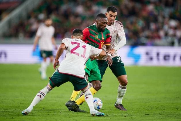 RECORD DATE NOT STATED Seleccion Mexico 2023 Mexico vs Cameroon Toko Ekambi of Cameroon and Luis Chavez of Mexico during the game Mexico (Mexican national team, Nationalteam vs Cameroon, corresponding to the Friendly match, at Snapdragon Stadium, on June 10, 2023. <br><br> Toko Ekambi de Camerun y Luis Chavez de Mexico durante el partido Mexico (Seleccion Mexicana) vs Camerun, correspondiente al Partido Amistoso de preparacion, en el Estadio Snapdragon, el 10 de junio de 2023. SAN DIEGO CALIFORNIA ESTADOS UNIDOS  Copyright: xJorgexMartinezx 20230610224938_SMN_23_AM_MEX_CAM_EKAMBI283