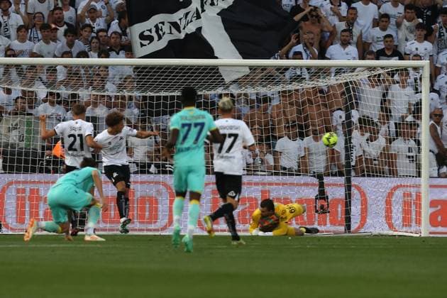 Foto Gianni Santandrea LaPresse 11 Giugno 2023 Reggio Emilia, Italia - calcio - Spezia vs Hellas Verona - Spareggio salvezza serie A TIM 2022 2023 - Mapei Stadium. Nella foto: gol Faraoni 0-1 June 11, 2023 Reggio Emilia, Italy - sport, soccer - Spezia vs Hellas Verona - Italian Serie A Football Championship 2022 2023 - Mapei Stadium. In the pic: goal Faraoni 0-1  Copyright: xGiannixSantandrea LaPressex